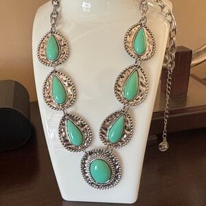Elegant Silver and Turquoise Necklace